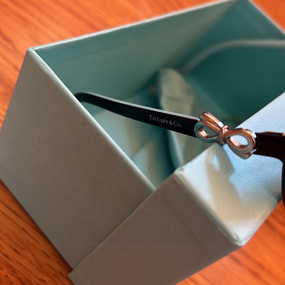 Tiffany & Co. Black sunglasses and case - Picture 3 of 7